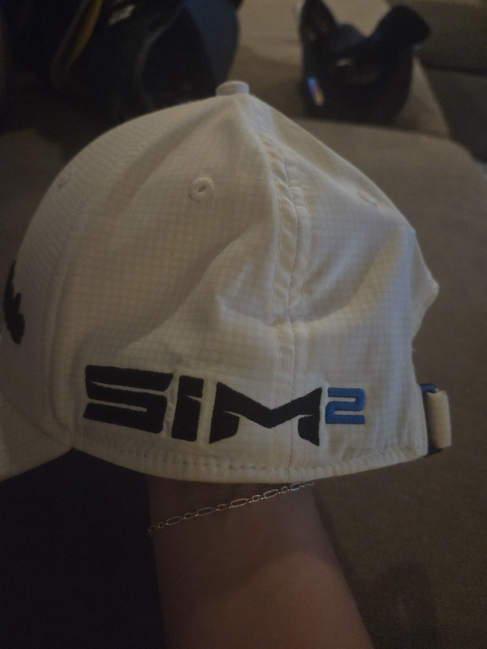 TaylorMade White Cap with Black Logo - Picture 4 of 6